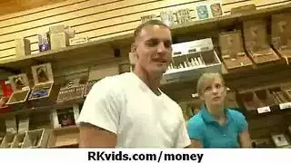 تغتصب ابنتها غصبا عنها