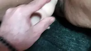 عملية دسار مكثفة تجعل بوسها يقذف نافورة ضخمة