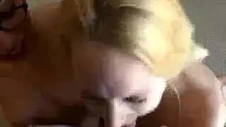 مص فرق: فتاتان ساخنتان تخدمتان شابين