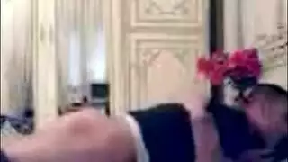 إباحية عربية محلية الصنع: صديقة هاوية تُدَق