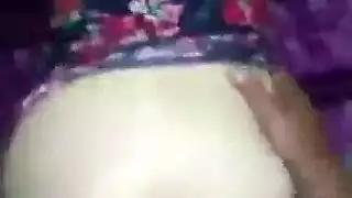 مراهقه عراقيه تستعرض جسمها