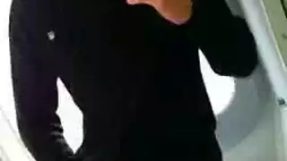 جنس ثلاثي محموم: قضيبان وفتاة واحدة دون توقف