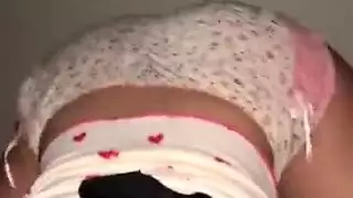 إباحية محجبة بمفردها: اهتمام فاحش بمؤخرتها العربية الكبيرة