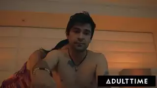 وقت البالغين جبهة تحرير مورو الإسلامية ريغان فوكس تضاجع صديقها الخائن لإثارة إدمان الجنس