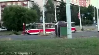 مراهقة شقراء تأخذ شرجاً خشنًا من أب أكبر