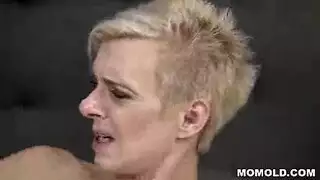 بلجيكي لعق ناضجة ويونغ