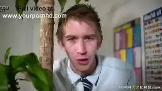 ممارسه مع أم بزاز كبير المدير