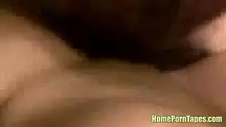 شقراء وقحة تظهر فرجها تحت تلك التنورة القصيرة