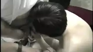 حارسات إيطاليات في أشرطة خيانة صريحة مشاهد نزول سوائل وأنين