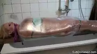 9 عاما الذات الوجه البشعة