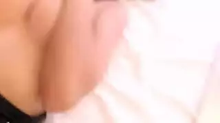 إباحية كوميدية: ميلف شقراء فاتنة تستمتع بحفلة جنسية مجنونة